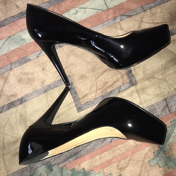 Gianni Bini 7.5 Patent Leather Heels EUC Beautiful - Picture 6 of 13